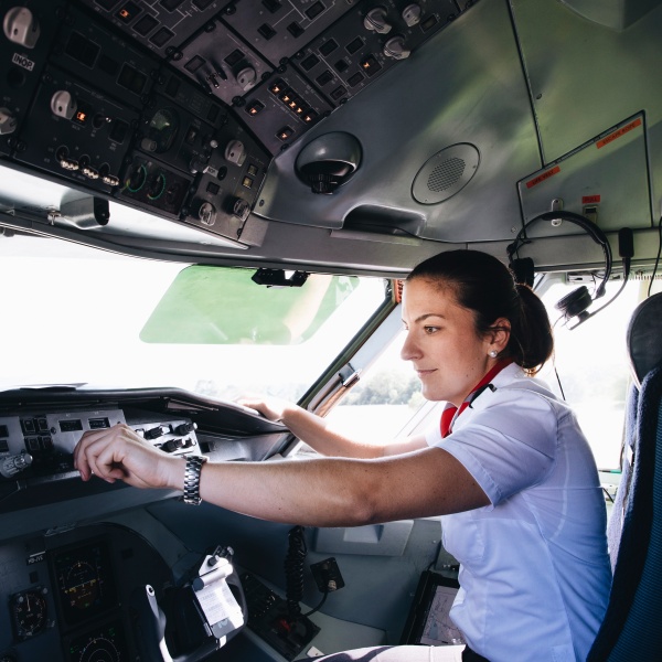 Pilotin werden Ausbildung Horizon Swiss Flight Academy