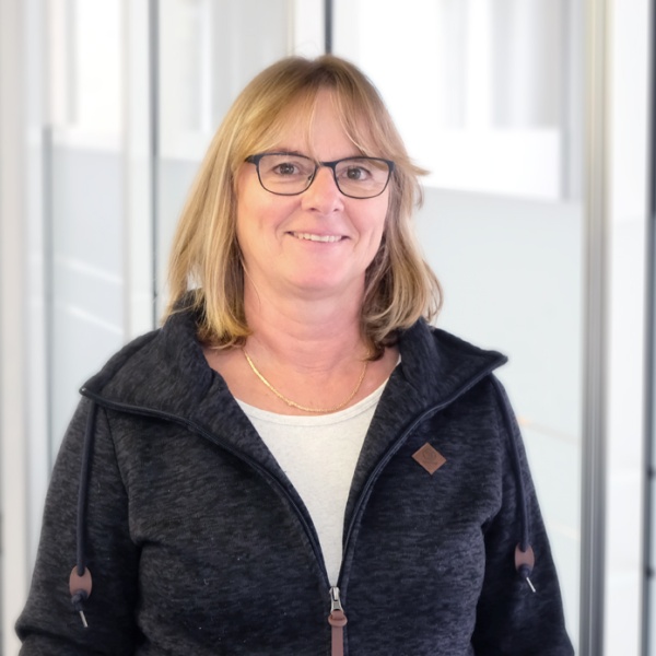 Esther Reguin - Backoffice und Administration